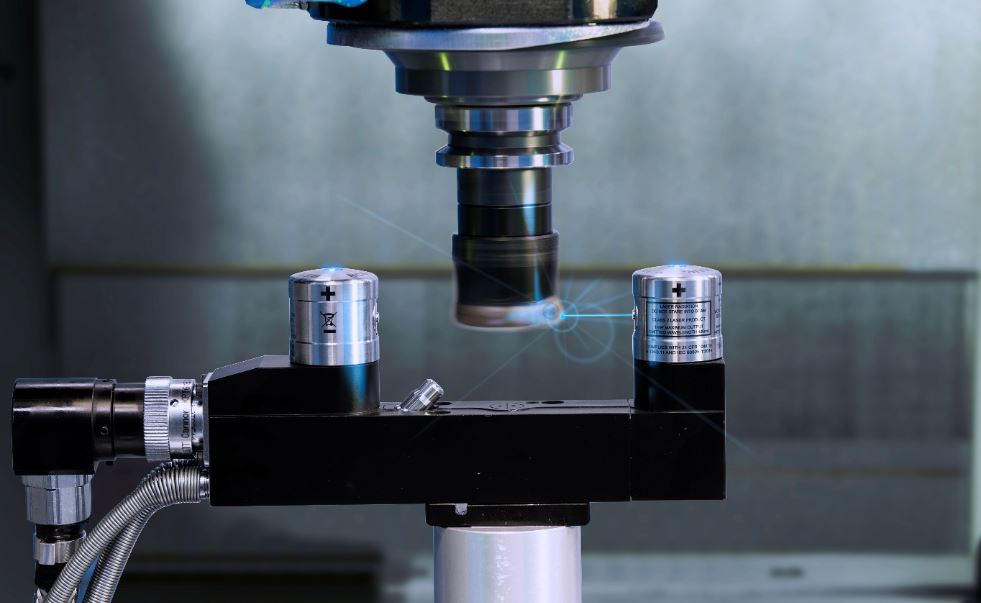 Blauwe-lasertechnologie zet de standaard in gereedschapmeting op de machine